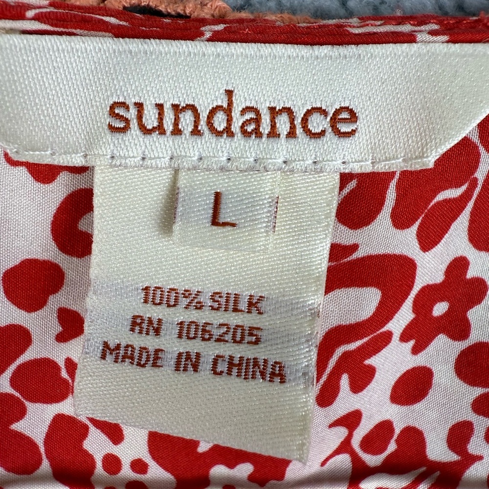 Sundance red floral silk blouse size large preowned - Picture 4 of 10
